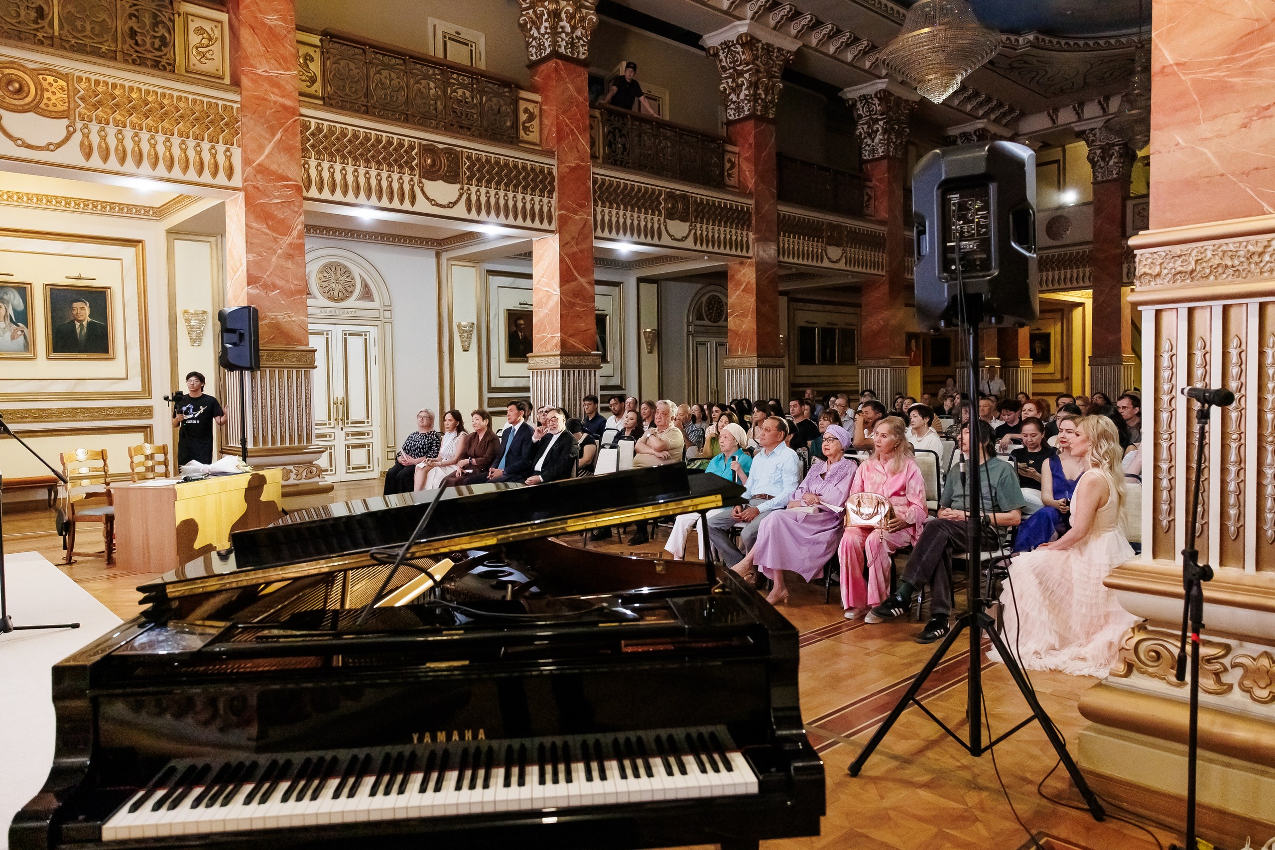 Ермек Серкебаевтың 100 жылдығына орай әншінің өмірі мен шығармашылығы туралы кітаптың жаңа нұсқадағы басылымы таныстырылды