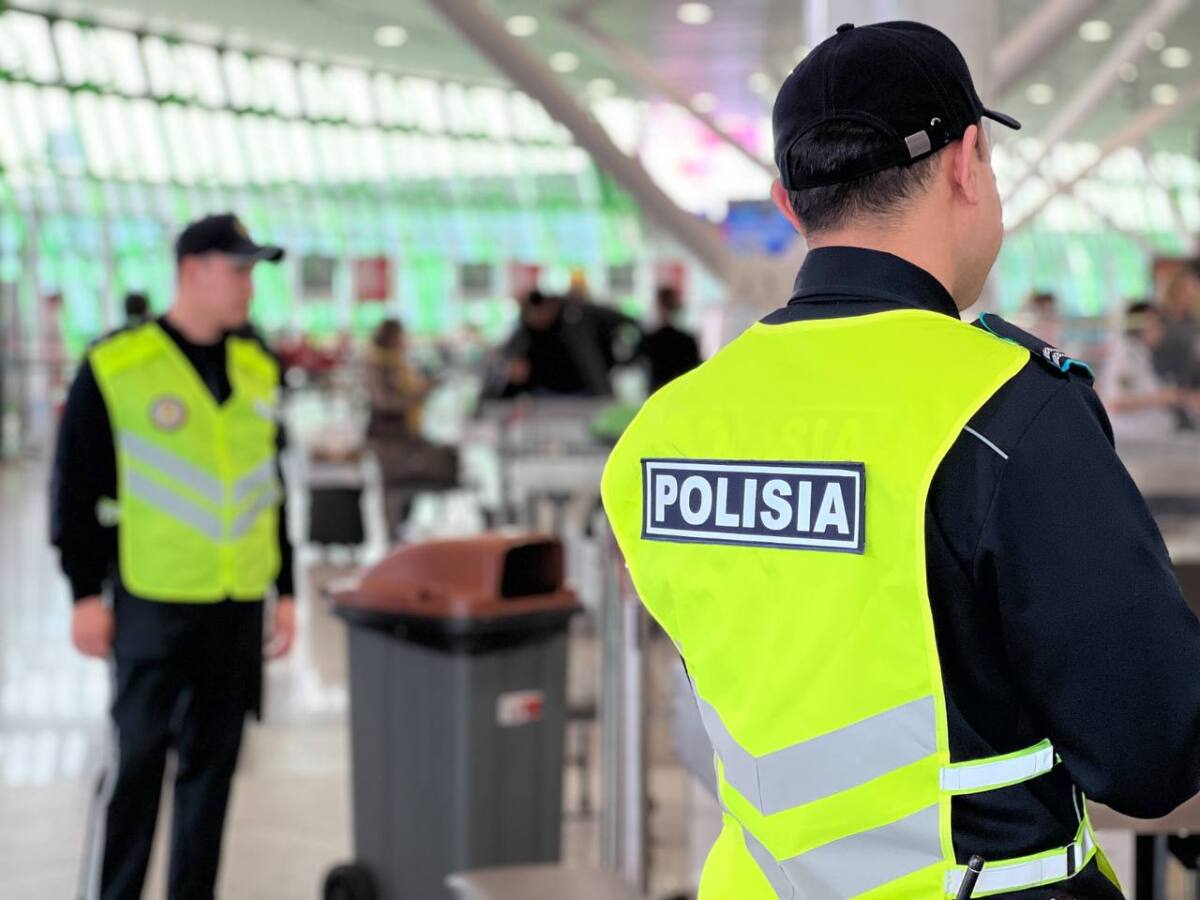 Атырау әуежайында бет-жүзін тұмшалаған 6 жолаушы анықталды