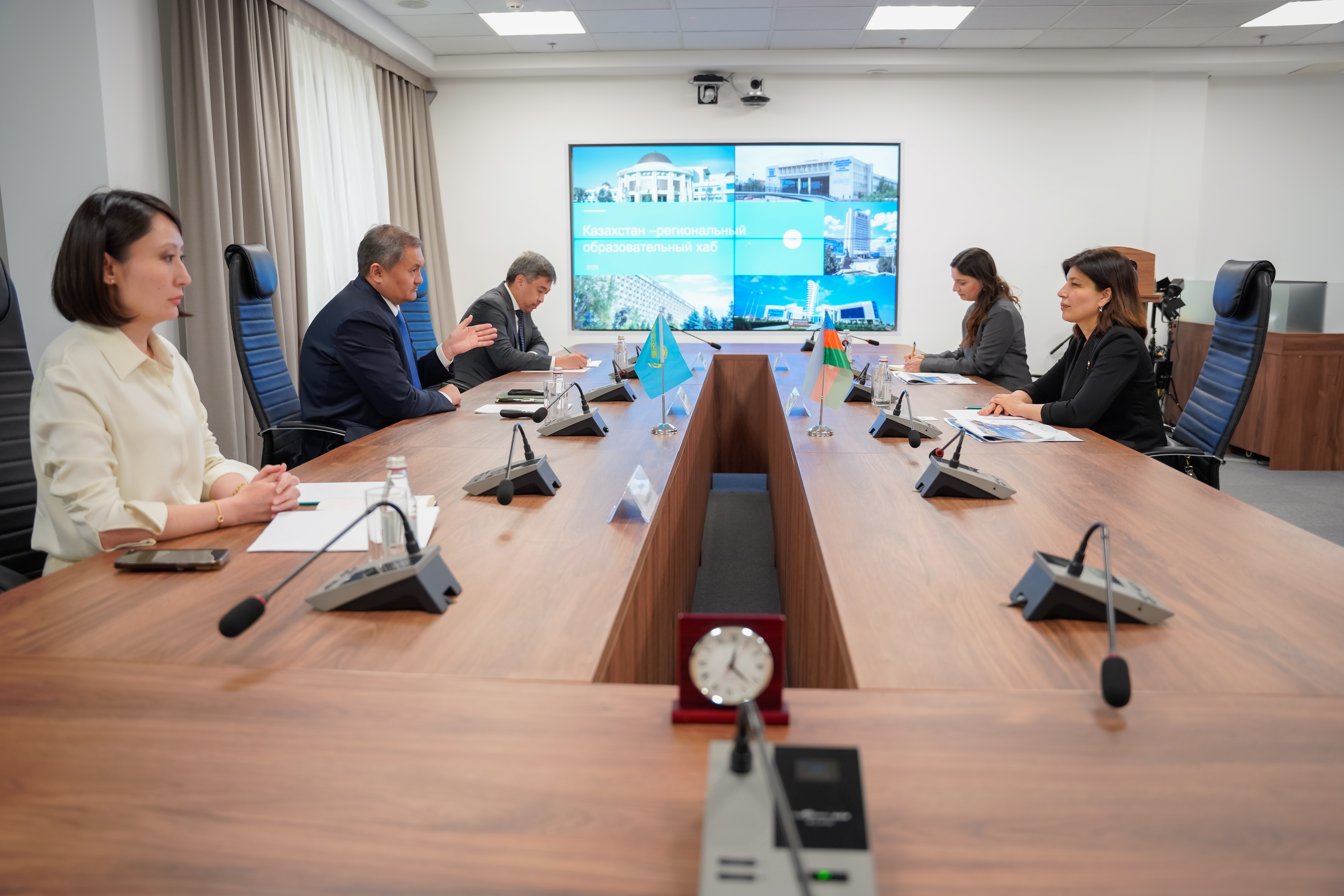 ҚАЗАҚСТАН МЕН ӘЗЕРБАЙЖАН ҒЫЛЫМ ЖӘНЕ ЖОҒАРЫ БІЛІМ САЛАСЫНДАҒЫ ЫНТЫМАҚТАСТЫҚТЫ НЫҒАЙТЫП ЖАТЫР