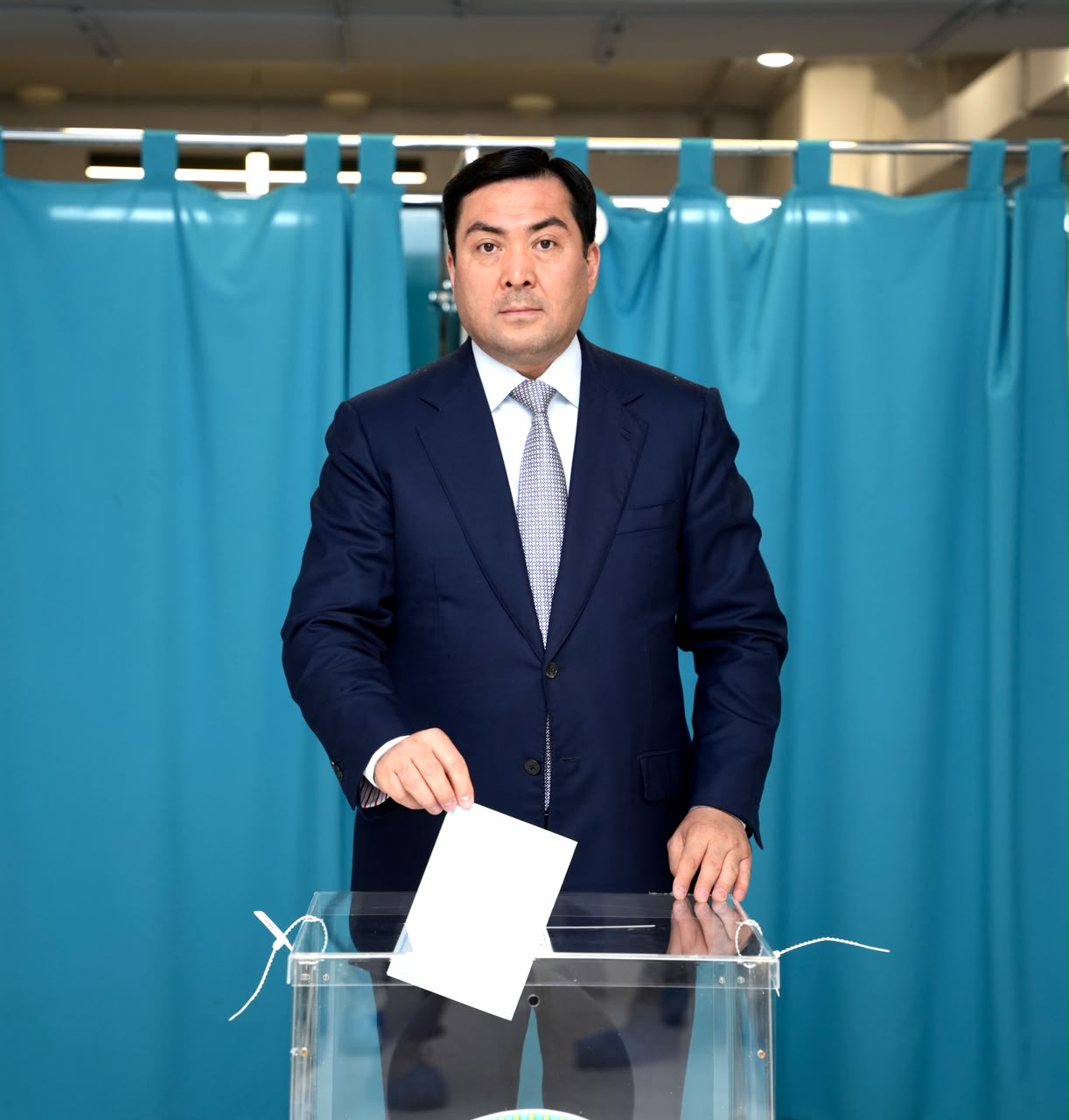 Энергетика министрі Ерлан Ақкенженов Құрылтай сайлауында дауыс берді