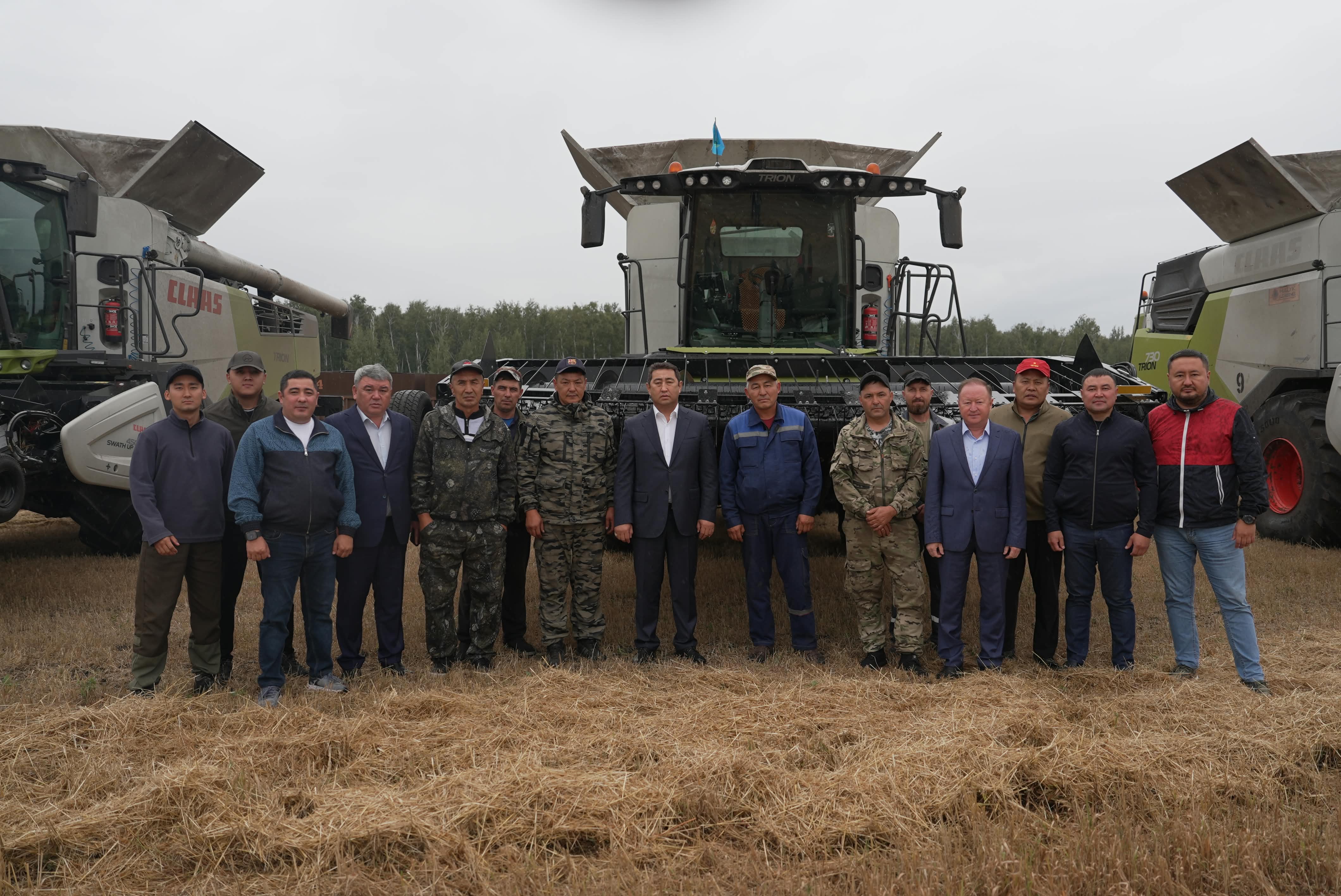 Айдарбек Сапаров орақ науқанының барысымен танысты