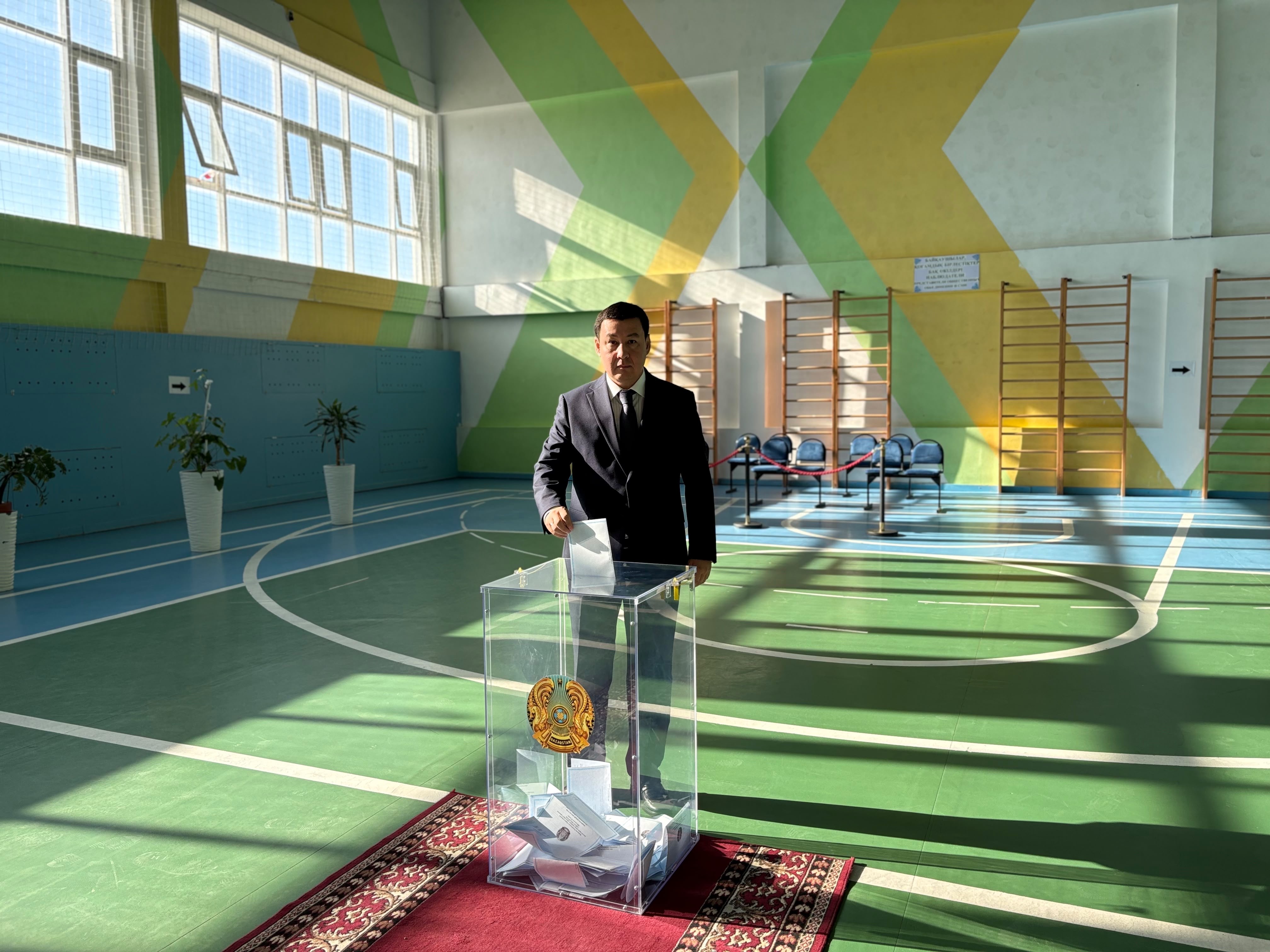 Ақтау қаласының әкімі Құрылтай депутаттарының сайлауында дауыс берді