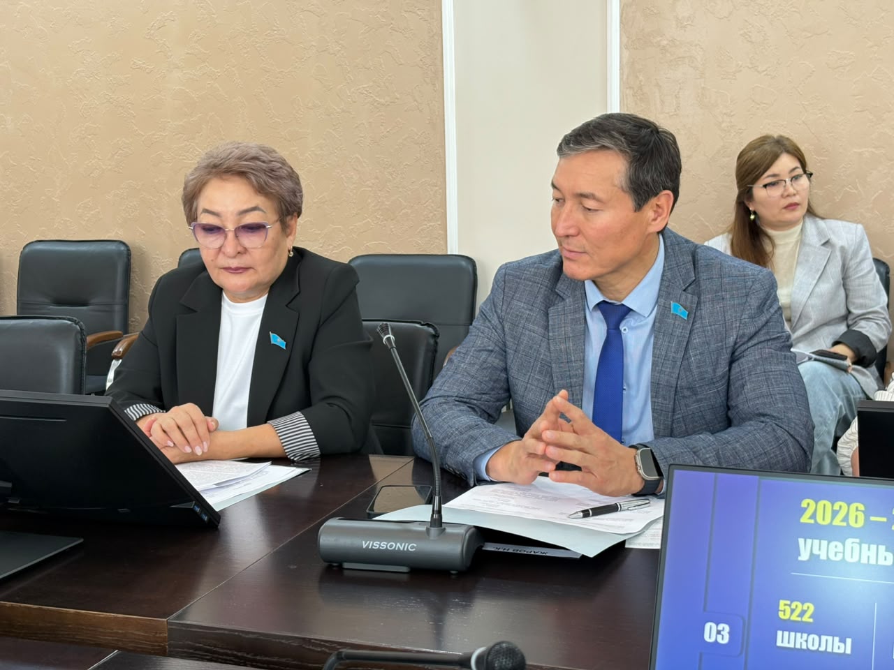 депутаттар Алтын Мұстафинова мен Нұрлан Жаров