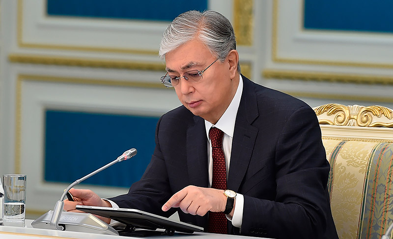 Бірінші шақырылымдағы Қазақстан Республикасы Құрылтайының бірінші сессиясын шақыру туралы