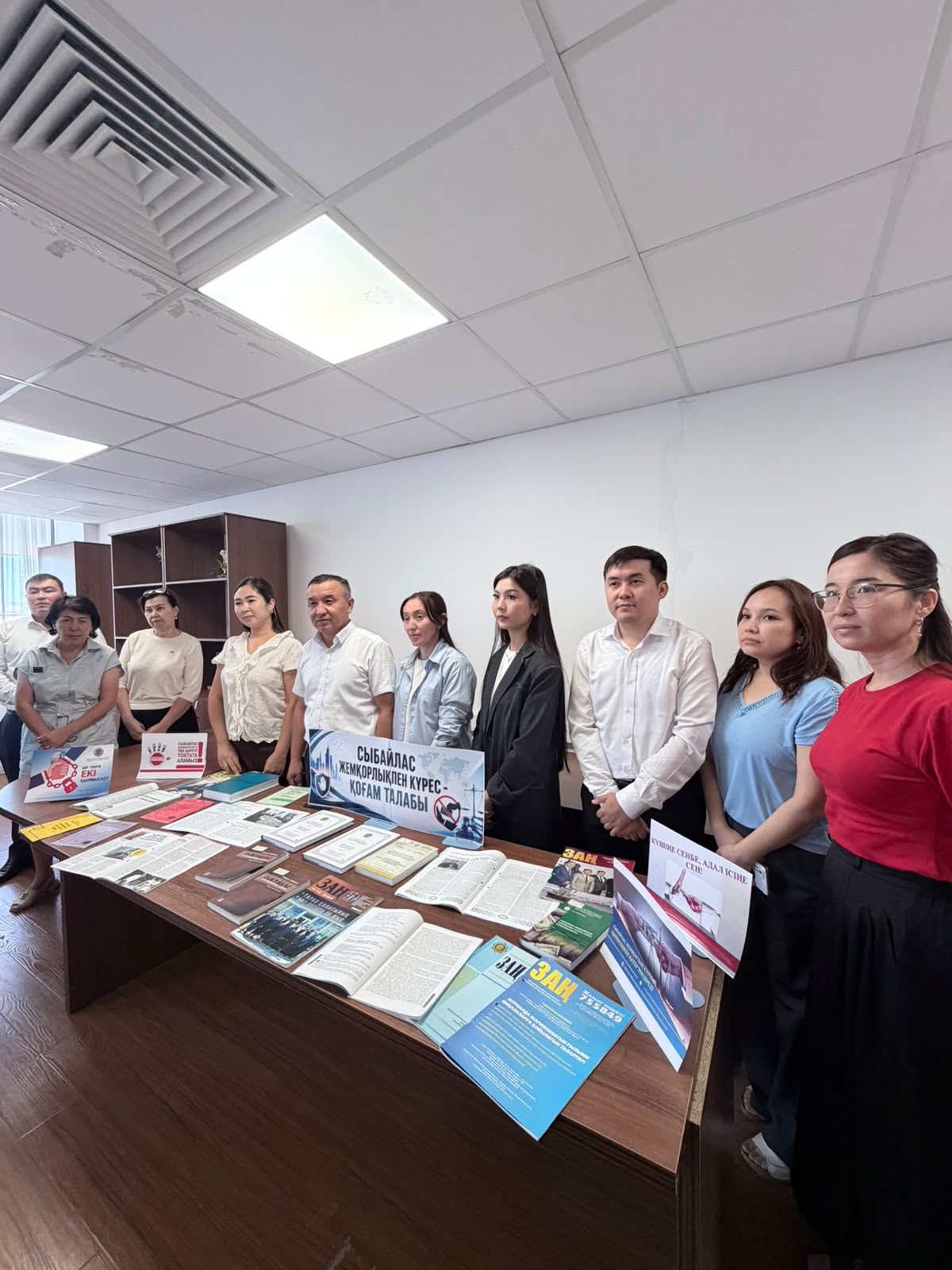 В РАМКАХ ПРИНЦИПА "ЗАКОН И ПОРЯДОК“ БЫЛА ОРГАНИЗОВАНА КНИЖНАЯ ВЫСТАВКА