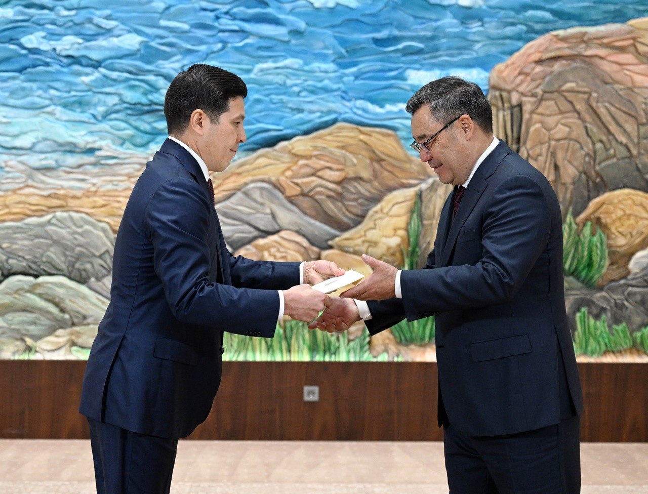 Kazakhstan’s Ambassador Presented His Credentials in Bishkek