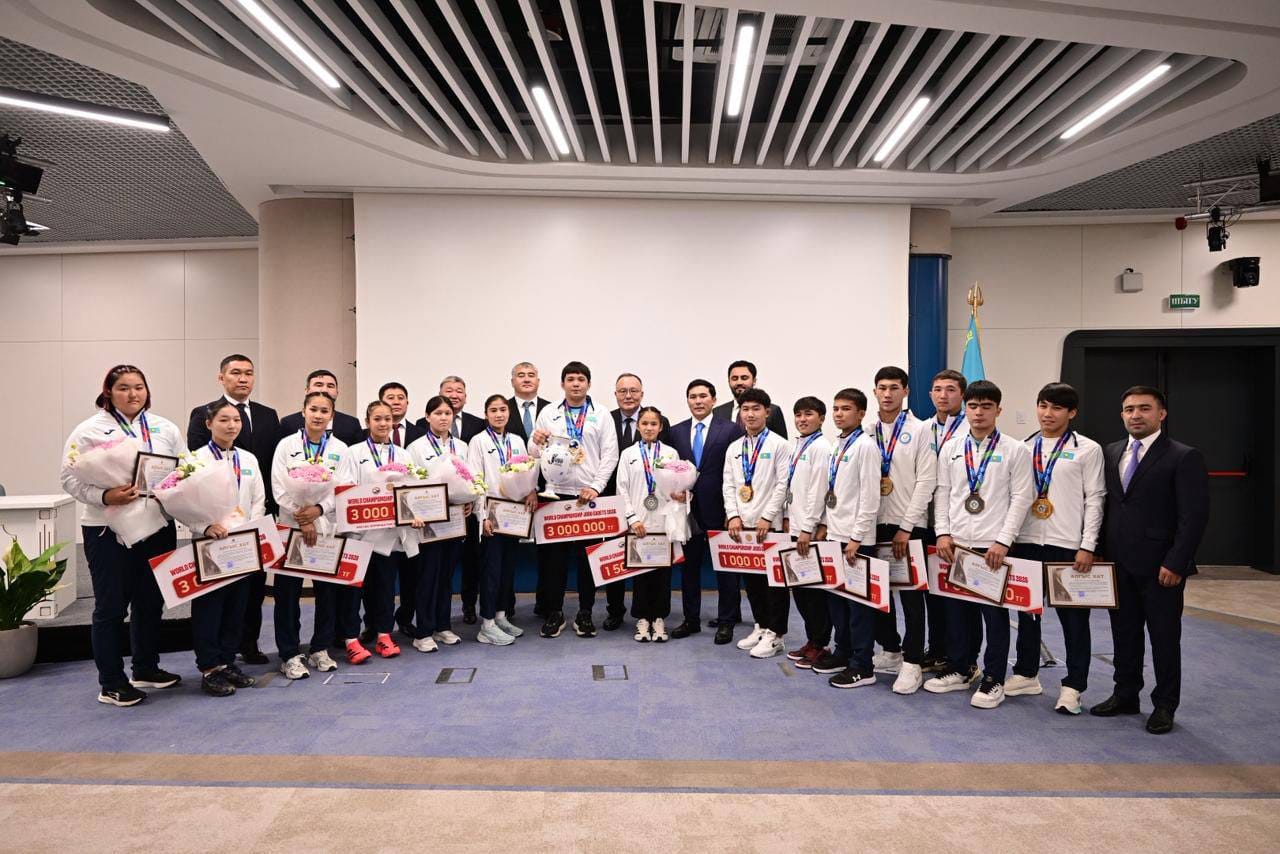Ербол Мырзабосынов дзюдодан жасөспірімдер арасындағы әлем чемпионатының жеңімпаздары мен жүлдегерлерін марапаттады