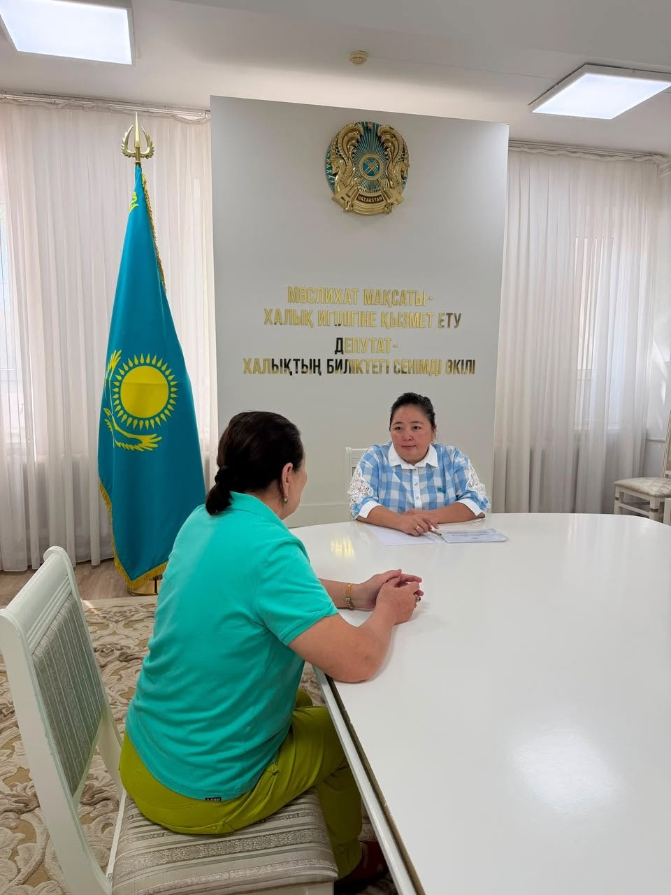 Қалалық мәслихаттың азаматтарды қабылдау кестесіне сәйкес қалалық мәслихат депутаты М.Бисенова қабылдауын өткізді.