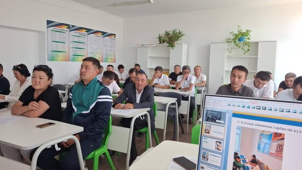 В Аксуатском районе состоялось секционное заседание учителей начальной военной подготовки и физической культуры