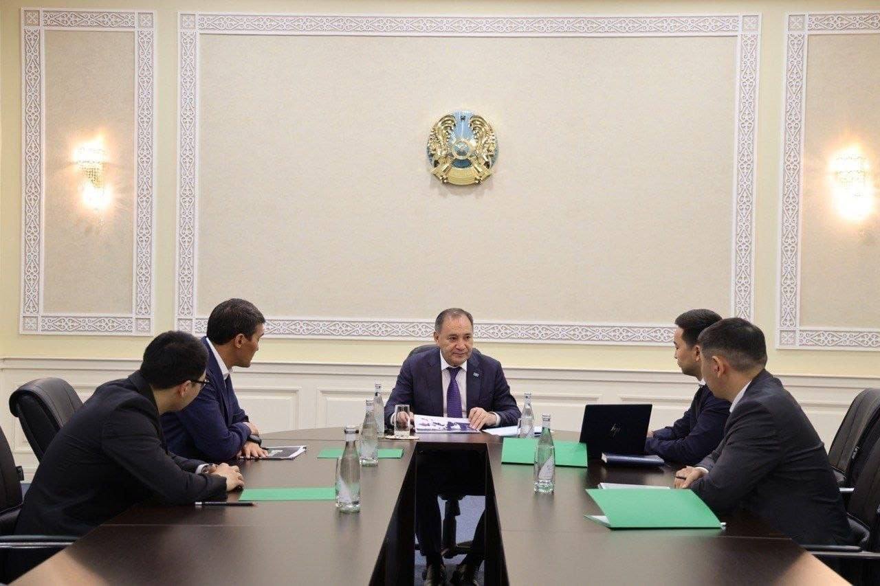 26 августа 2026 года состоялась встреча Чрезвычайного и Полномочного Посла РК в Узбекистане Ералы Тугжанова с Директором компании «BI Group» в Узбекистане Диасом Адильхановым.