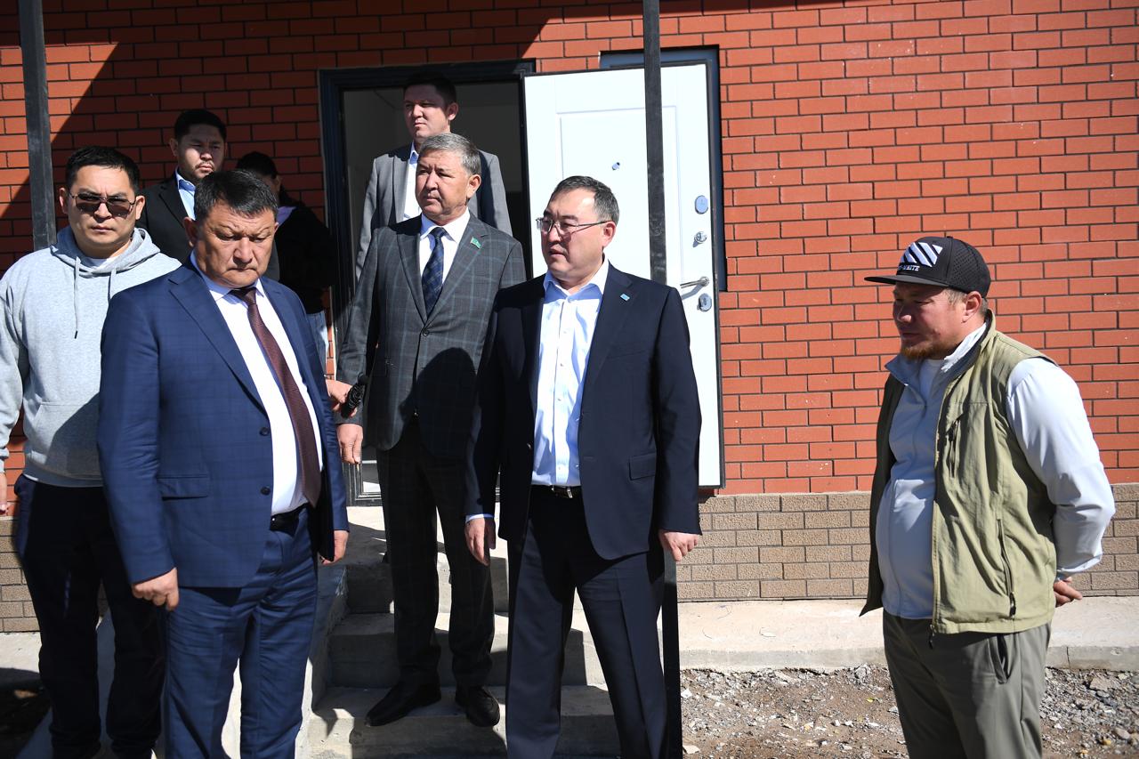 Райымбек ауданындағы әлеуметтік-экономикалық нысандардың жұмысымен танысу