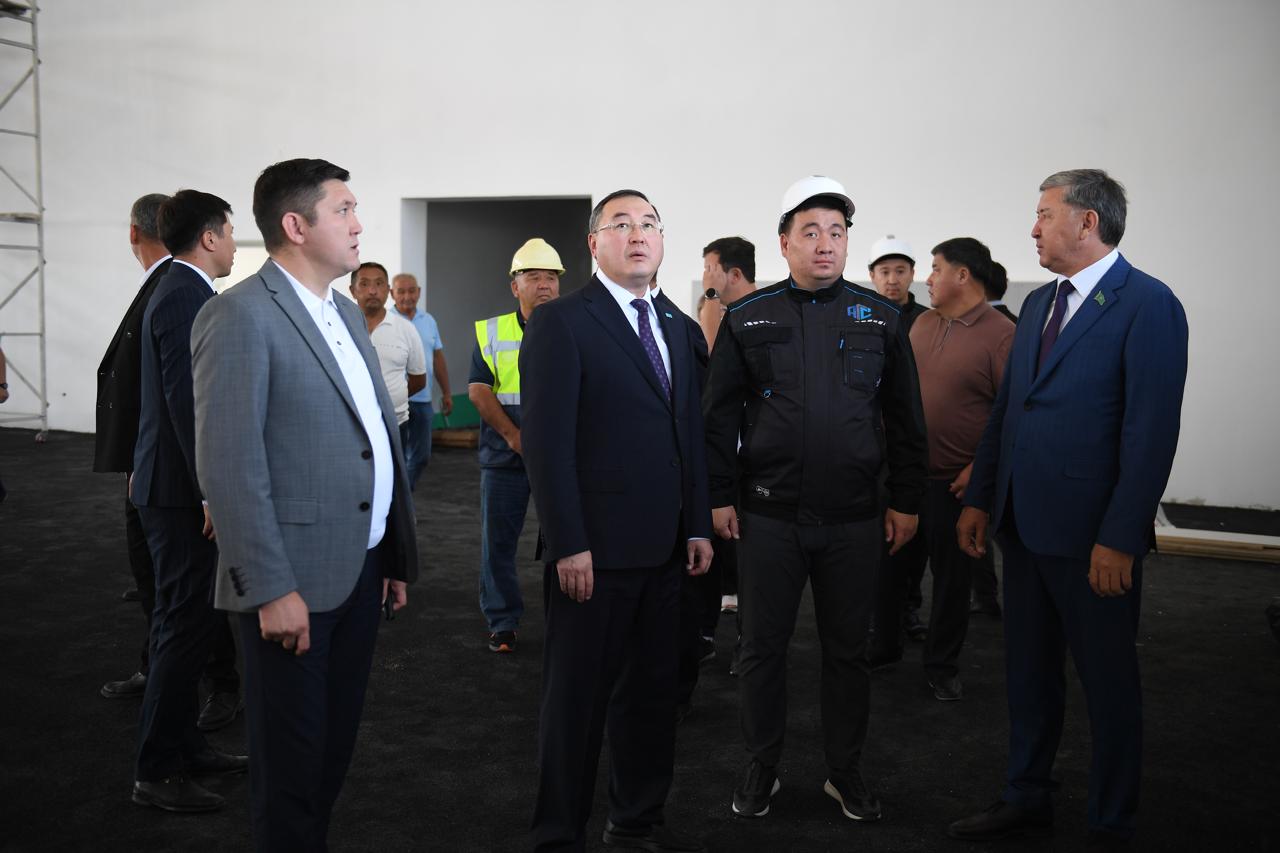 Ұйғыр ауданында әлеуметтік-экономикалық нысандардың жұмысы қаралды