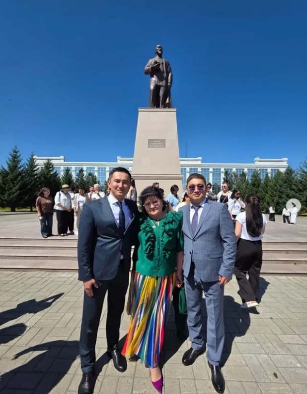 Облыс әкімі қатысқан Абай күніне және ұлы қазақ ойшылының мұрасына арналған іс-шараға қатыстым.
