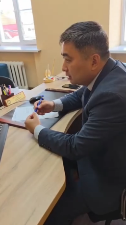 Павлодар облысы бойынша Адам құқықтары жөніндегі уәкілдің өкілі ретінде мен Павлодар қаласындағы Қазақстан Республикасы Ішкі істер министрлігінің Қылмыстық-атқару жүйесі комитетіне қарасты мекемеде жазасын өтеп жатқан сотталған әйелмен бейнебайланыс арқылы жеке кездесу өткіздім.